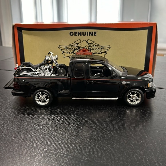 Harley-Davidson Limited Edition Collectable Model Ford F150 Truck & Fat Boy - Picture 5 of 13